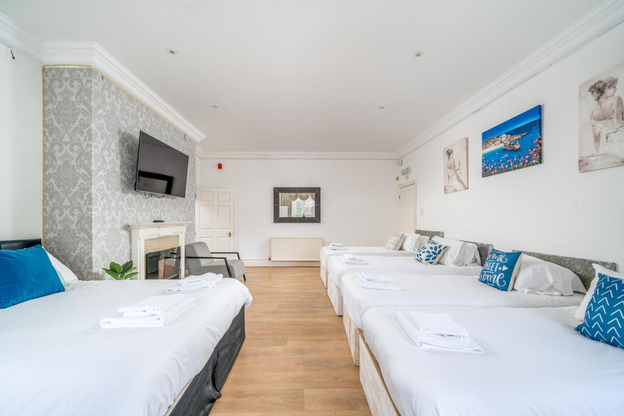 Apartment Space And Comfort, 5 Mins Walk To Tube Station, Shops Easy Access To Excel, O2 Arena And Airport, Free Parking London