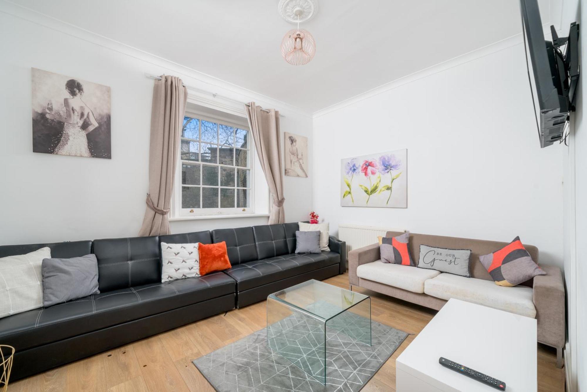 Space And Comfort, 5 Mins Walk To Tube Station, Shops Easy Access To Excel, O2 Arena And Airport, Free Parking * London